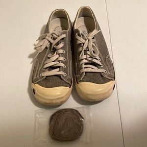 Keen tennis shoes